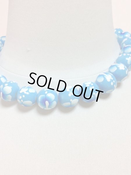 画像2: ハワイアン ウッドビーズネックレス ハイビスカス柄 ネックレス全長３６cm ブルー (2)