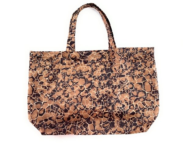 画像1: 肩にもかけられる超軽量 トートバッグ 巾着袋付き キリン柄 ベージュ (1)